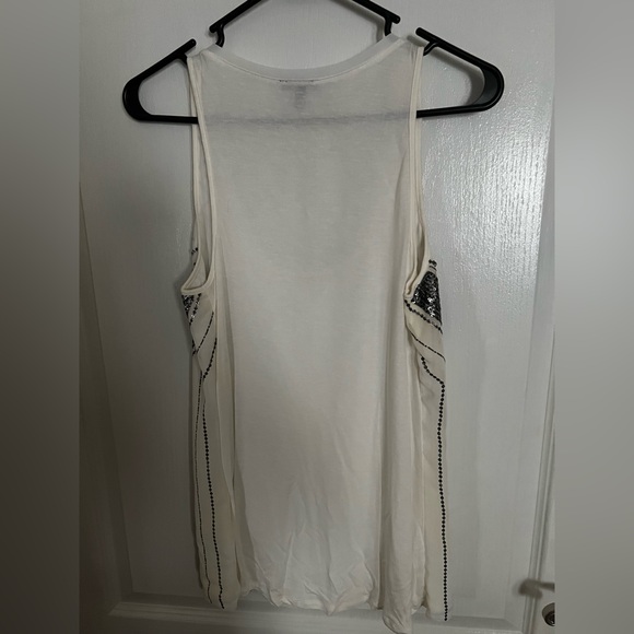 Express cream top w/gray & silver sequins in Sz. Small.. NWOT..never been worn.. - Picture 3 of 3